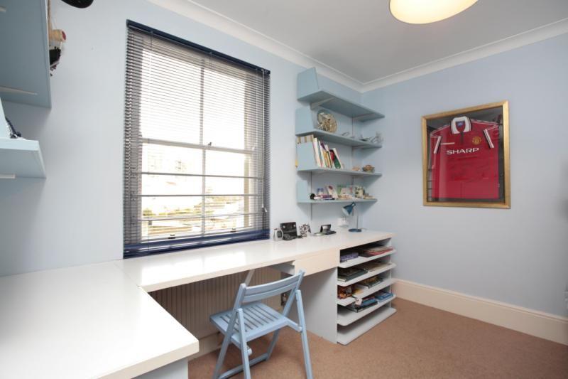 Fourth bedroom, currently used as a dressing room / study