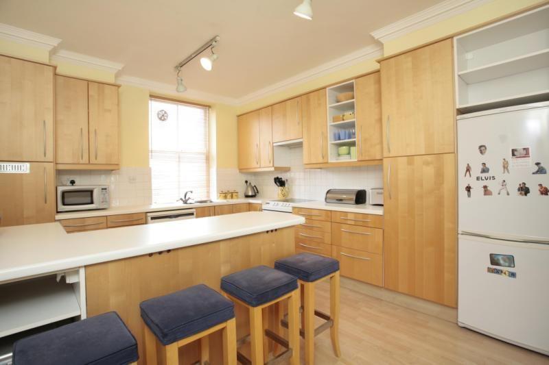 Kitchen and breakfast room